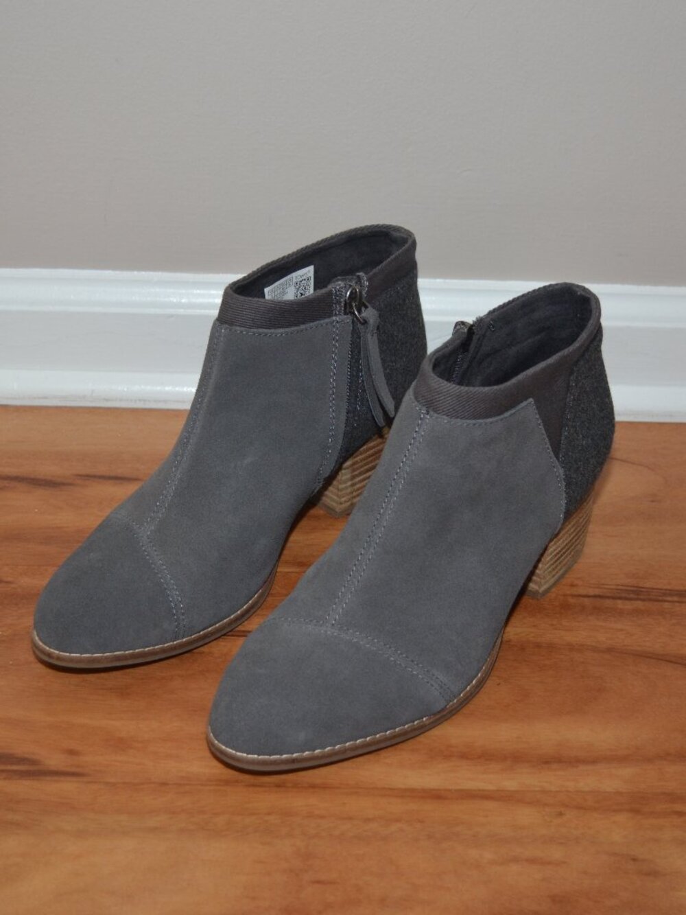 TOMS Loren Womens 9 Grey Suede Block Heel Booties Western Chic Ankle boots